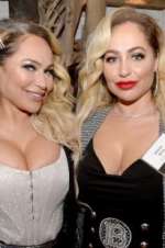 Watch Darcey & Stacey 123movies